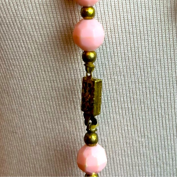 Two separate strands of vintage pink and brass bead necklaces from the 50’s. - Picture 3 of 5